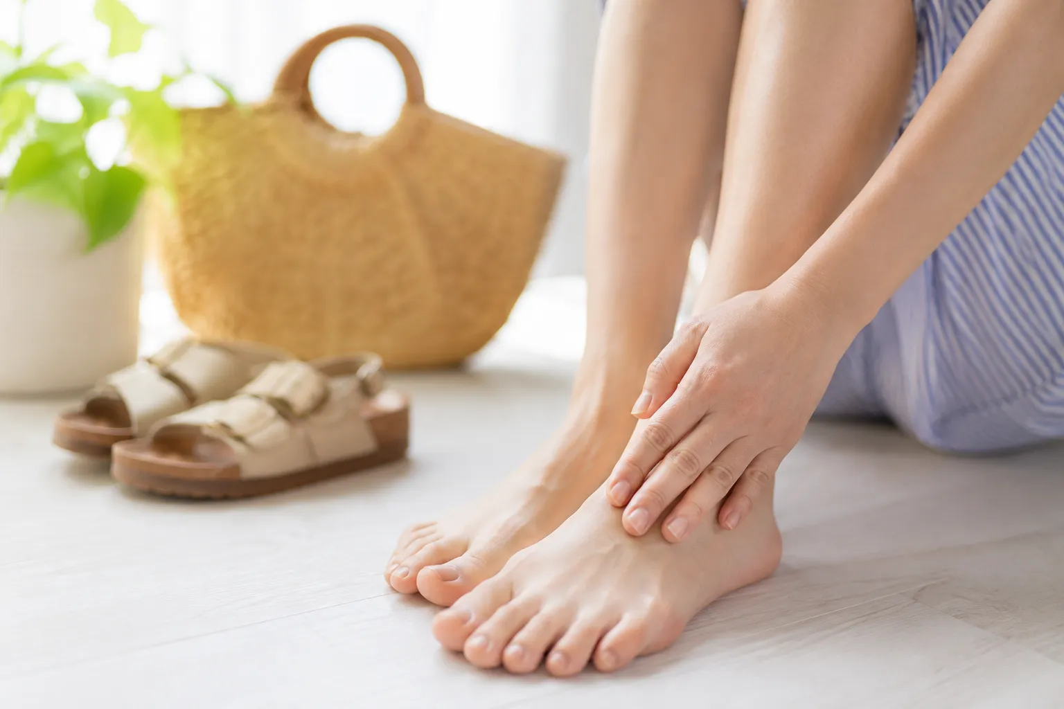 夏に巻き爪が悪化するのはなぜ？汗・蒸れと足元環境の関係／巻き爪補正24栃木フットケアセンター宇都宮店